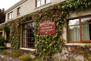 Hanora's Cottage Guesthouse & Restaurant